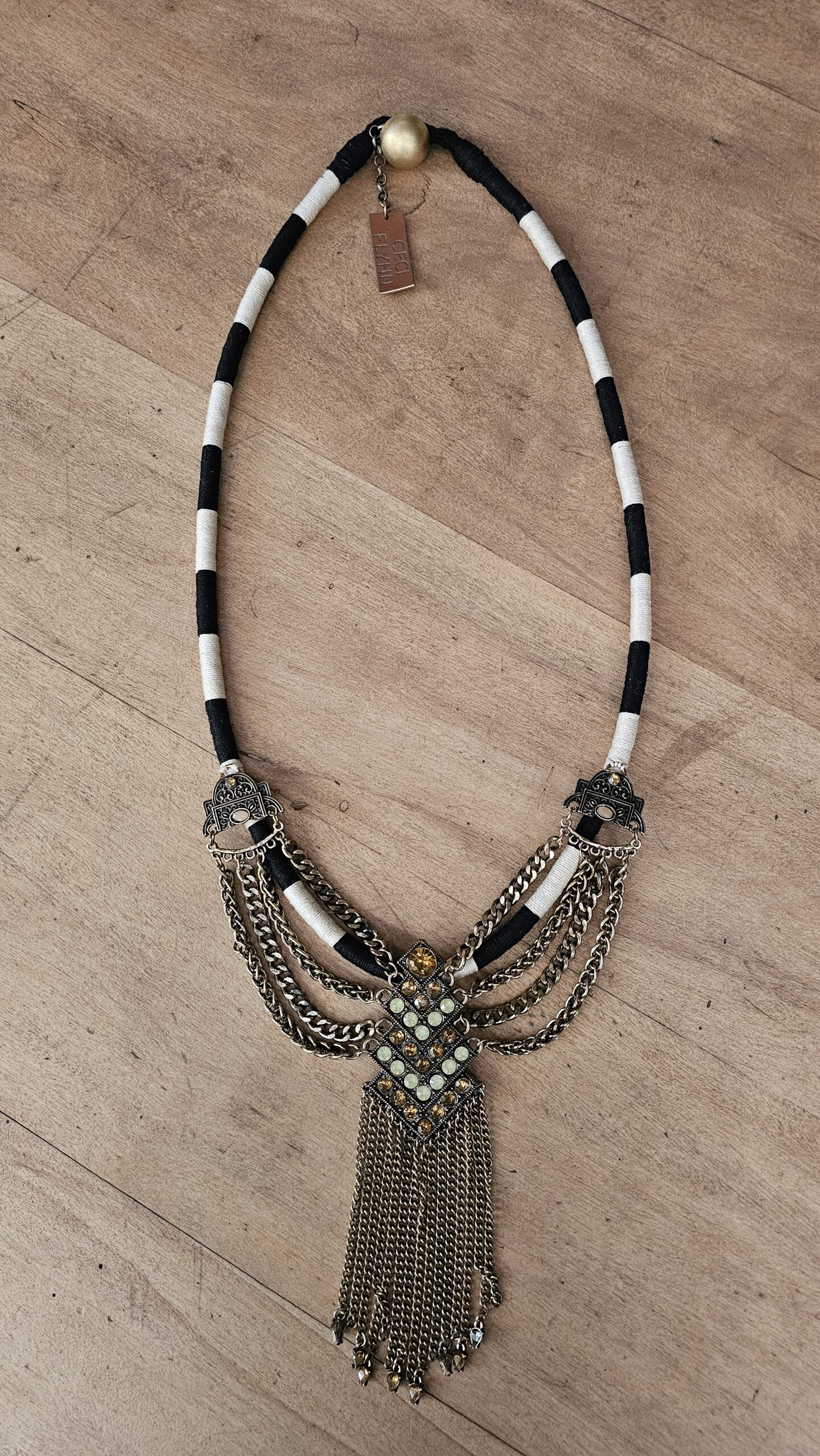 COLLAR 8 - Imagen 18